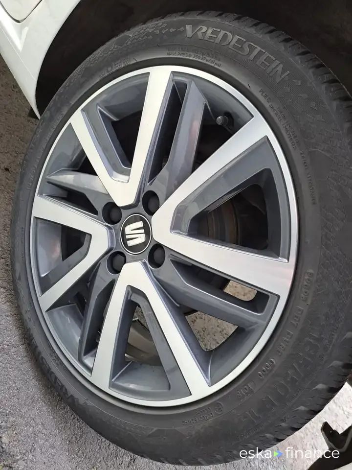 Leasing Sedan Seat Mii 2018