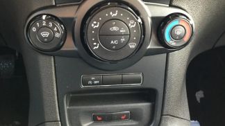 Lízing Hatchback Ford Fiesta 2015