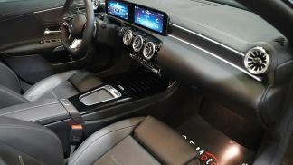 Lízing Sedan MERCEDES CLA 200 2023