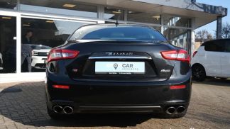 Lízing Sedan Maserati Ghibli 2016