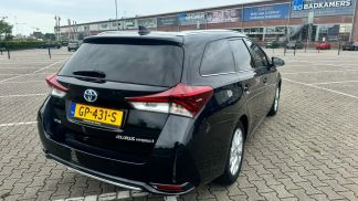 Lízing Hatchback Toyota Auris 2015