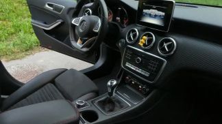 Hatchback MERCEDES A 200 2017