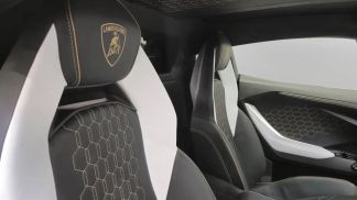 Leasing Coupe Lamborghini REVUELTO 2024