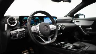 Lízing Sedan MERCEDES CLA 250 2021