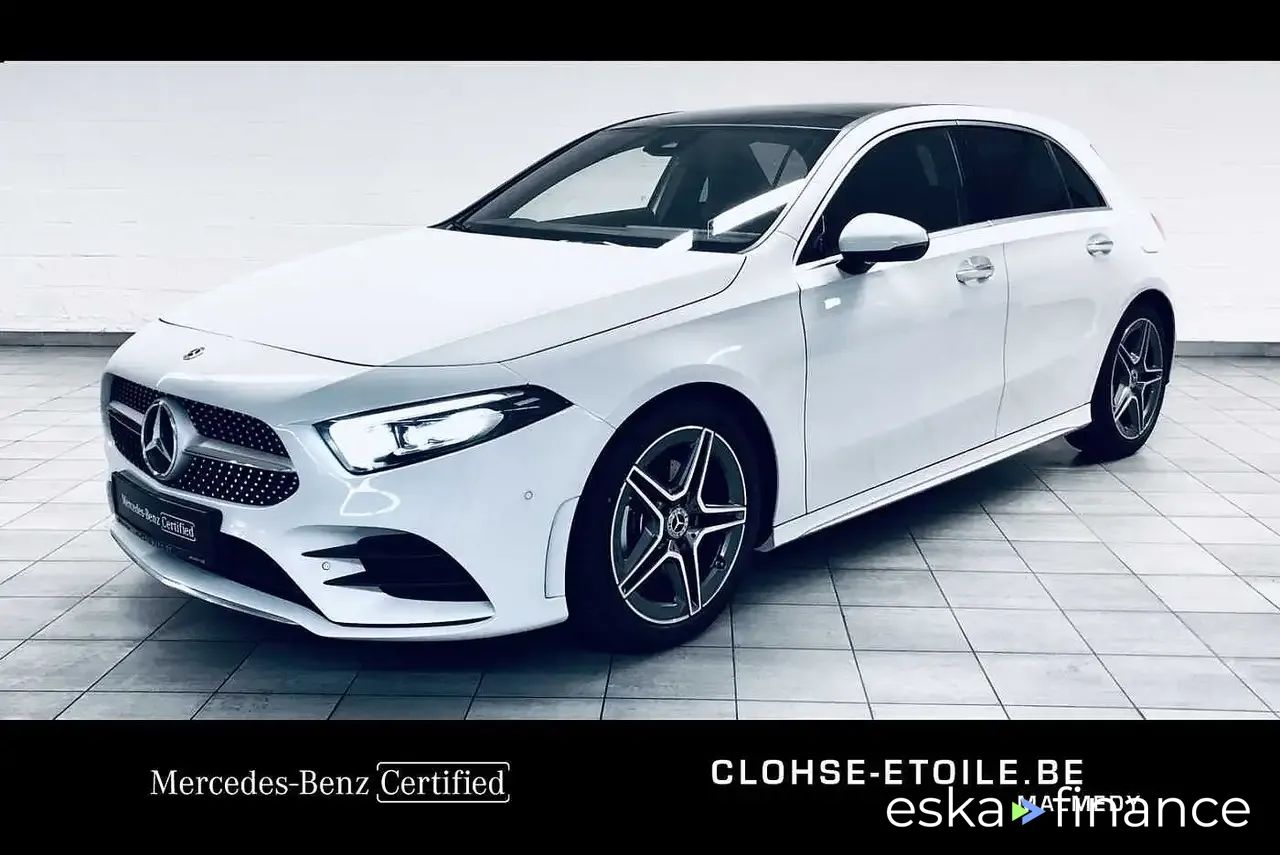 Lízing Hatchback MERCEDES A 200 2023