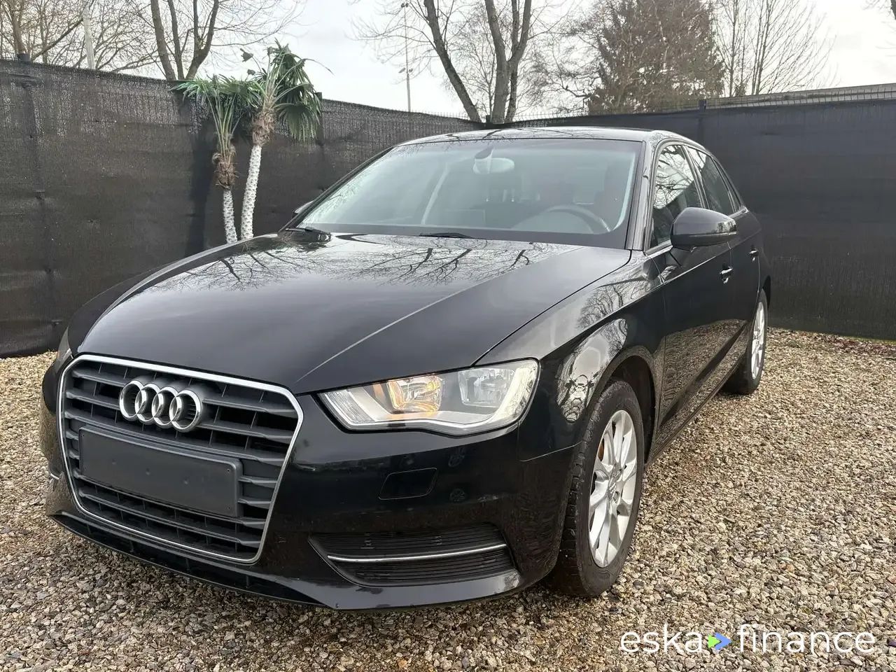 Lízing Sedan Audi A3 2014