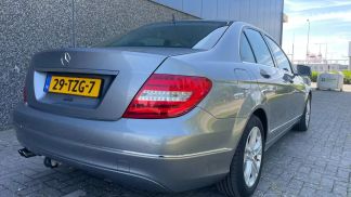 Lízing Sedan MERCEDES C 180 2012