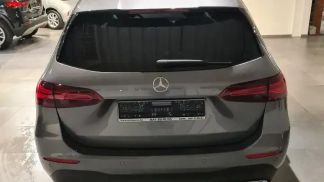 Lízing Hatchback MERCEDES B 200 2024