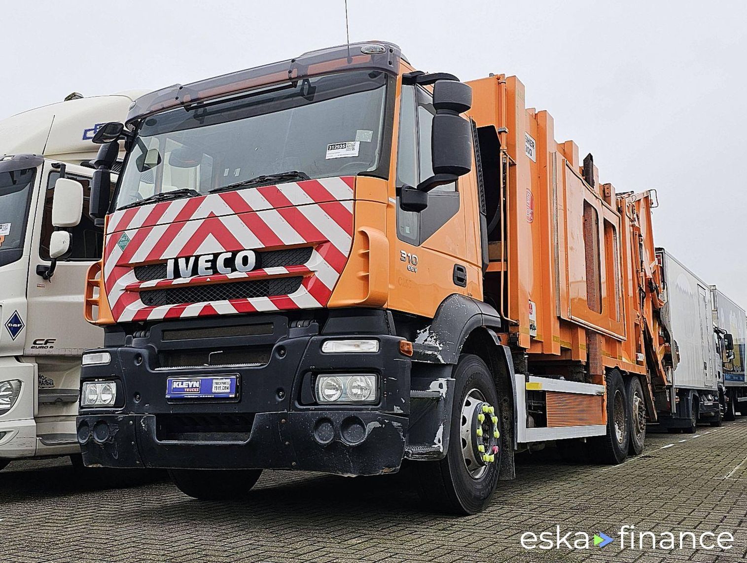 Leasing Special truck Iveco AD260S31 2011