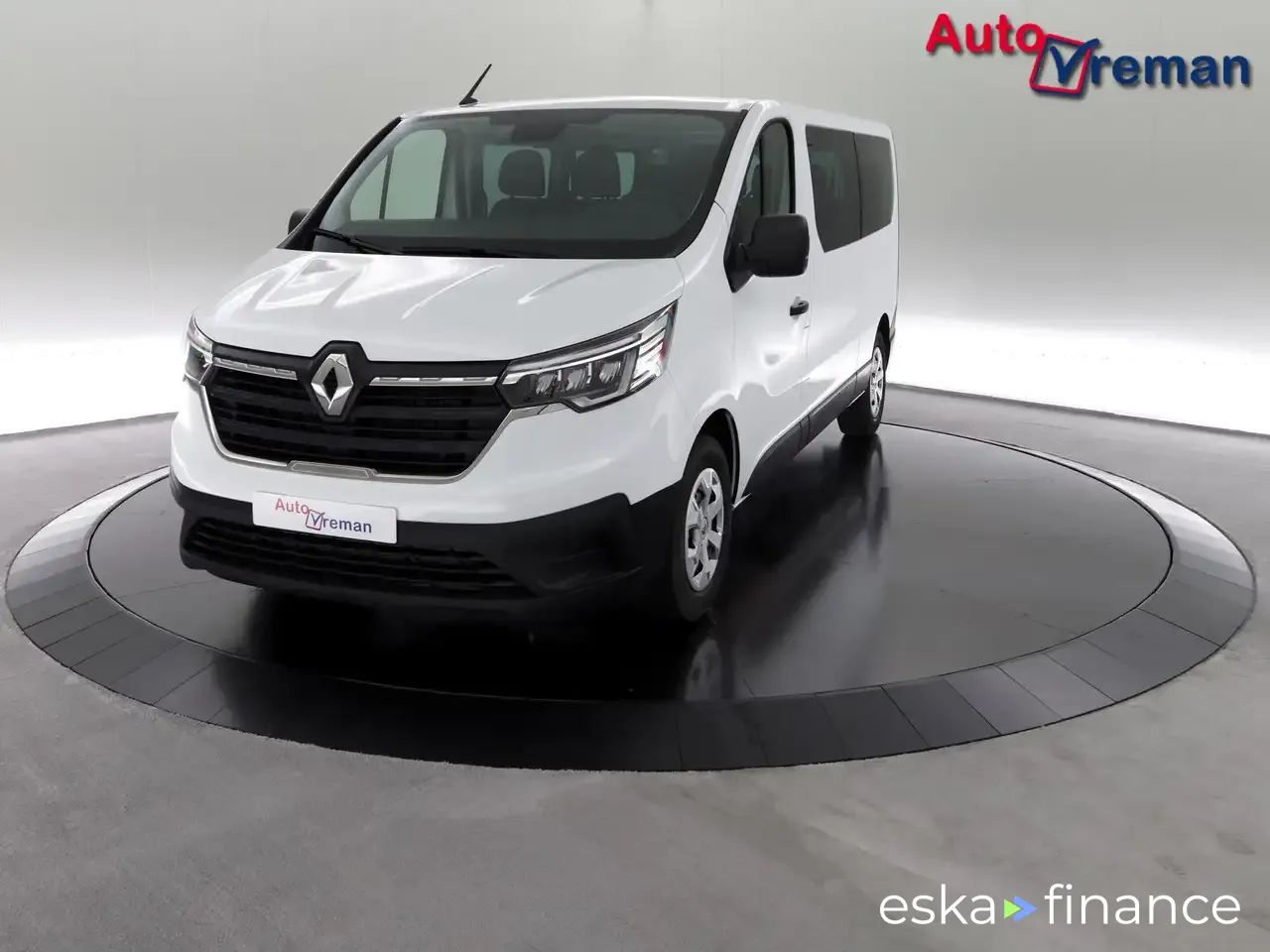 Lízing Hatchback Renault Trafic 2024