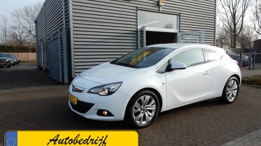 Opel Astra 2012