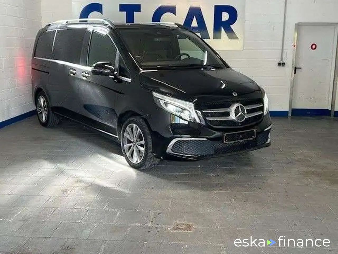 Leasing Passenger transport MERCEDES V 220 2021