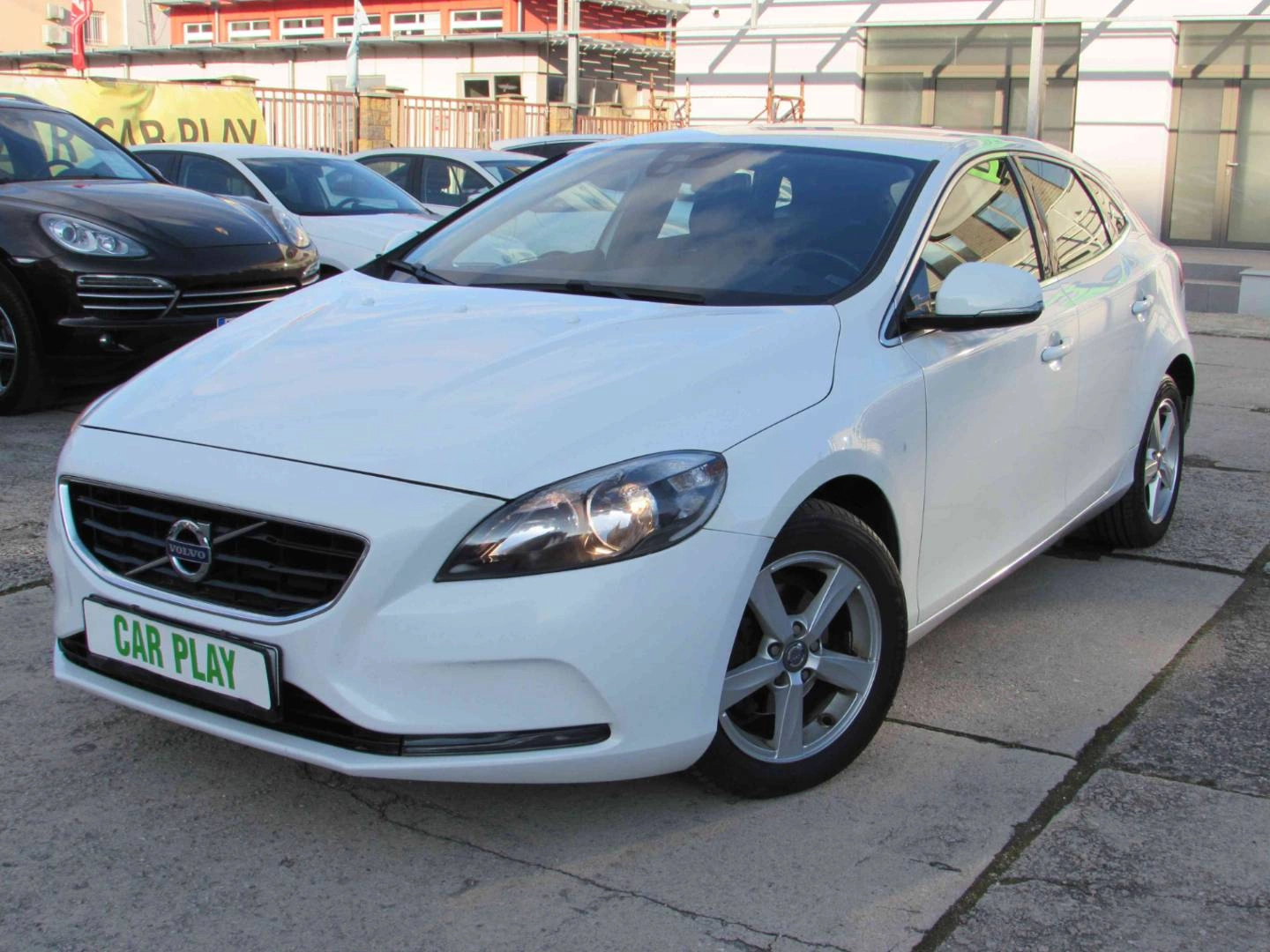 Hatchback Volvo V40 2013