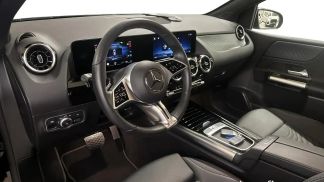 Lízing Hatchback MERCEDES B 180 2023