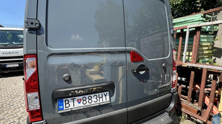 Zamknięta ciężarówka Renault Master 2022