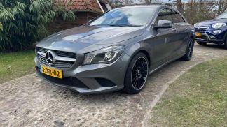 Lízing Sedan MERCEDES CLA 180 2015