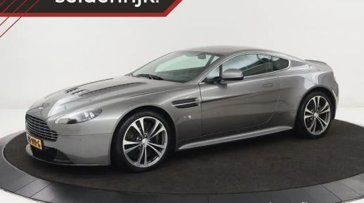 Aston Martin VANTAGE 2011