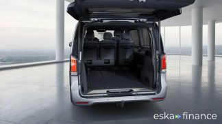 Lízing Hatchback MERCEDES V 300 2024