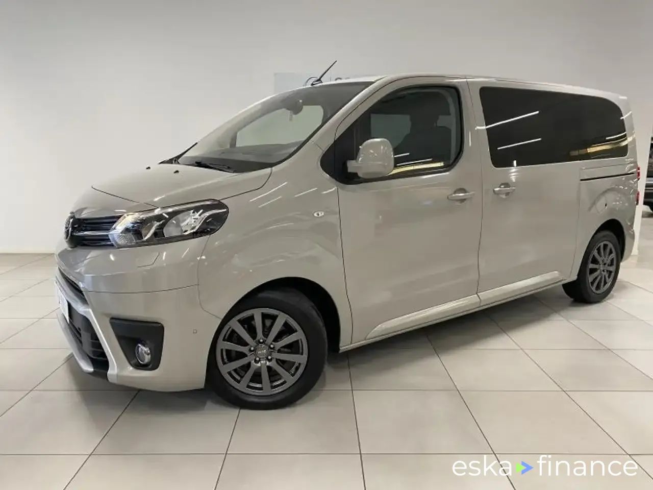 Lízing Hatchback Toyota Proace 2022