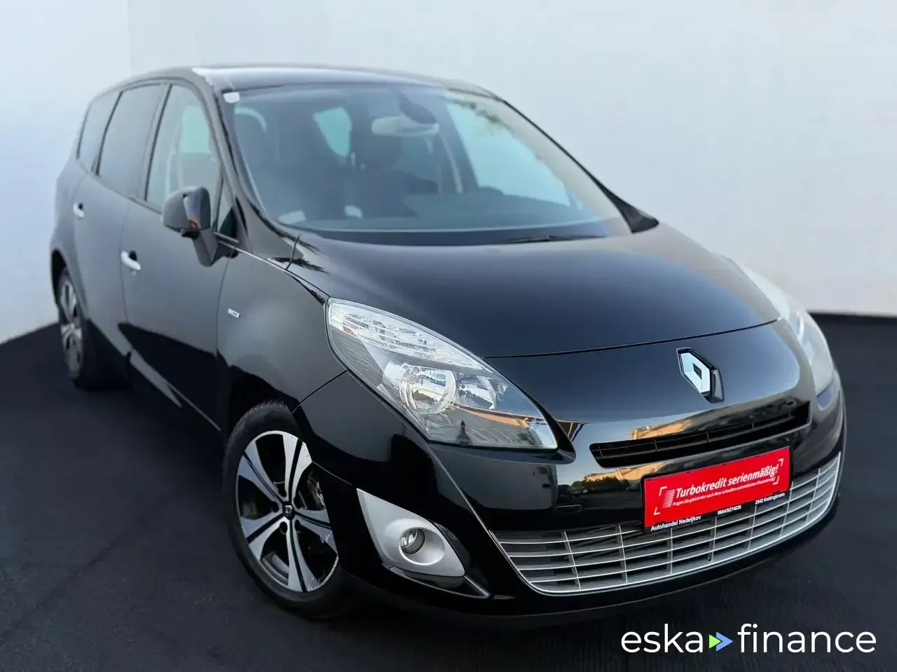 Lízing Hatchback Renault Scenic 2011