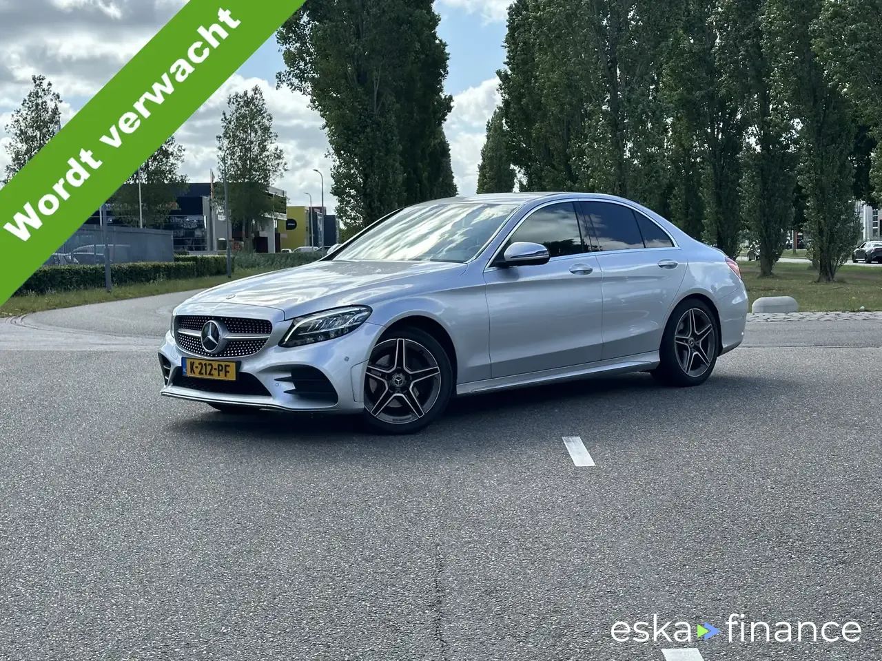 Lízing Sedan MERCEDES C 180 2021