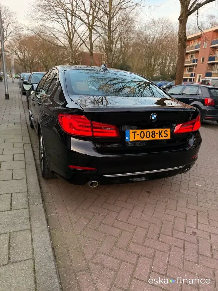 Lízing Sedan BMW 530 2019