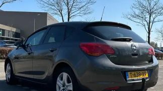 Financování Hatchback Opel Astra 2011