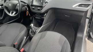 Lízing Hatchback Peugeot 208 2016