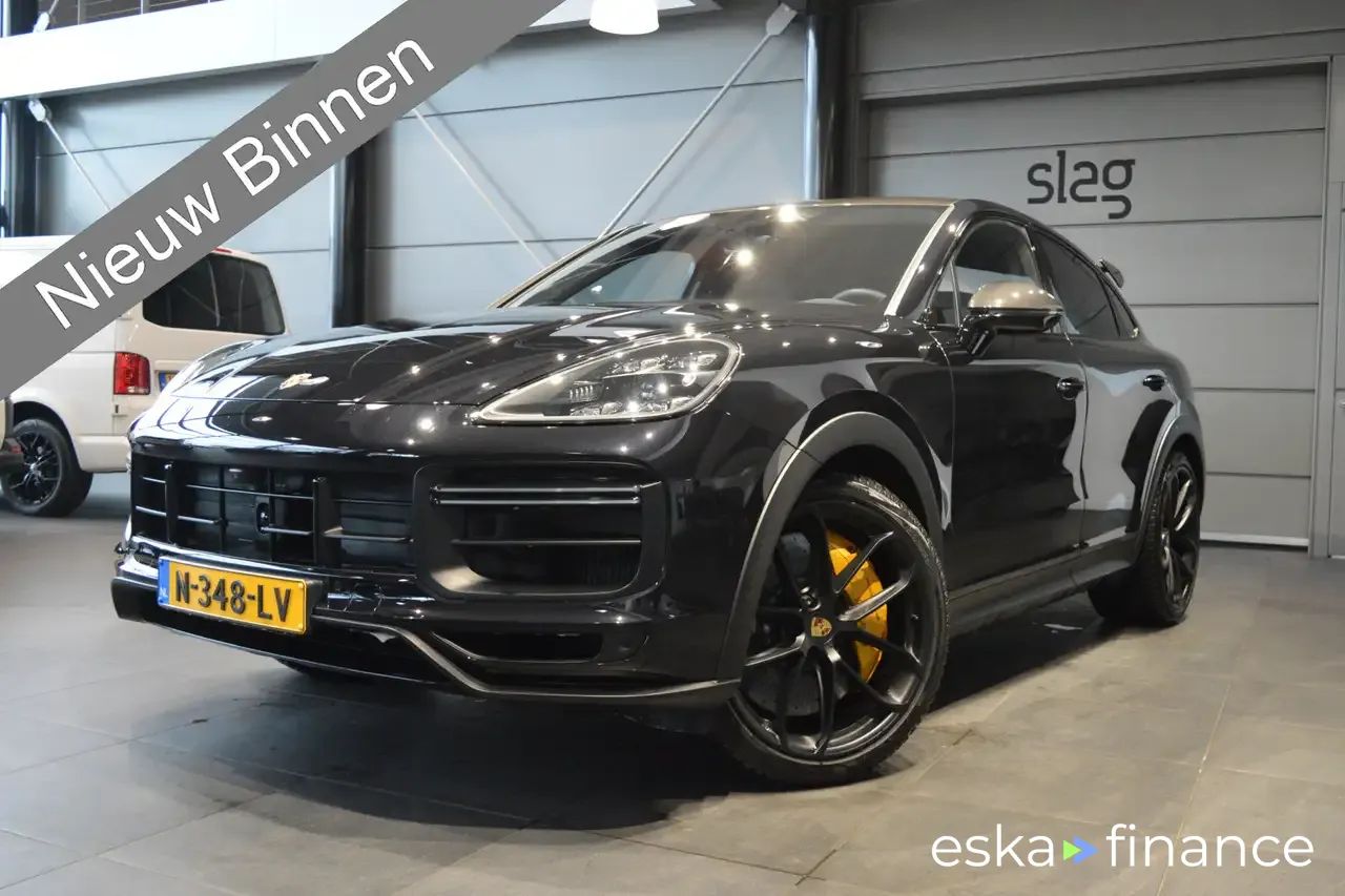 Lízing Kupé Porsche Cayenne 2021