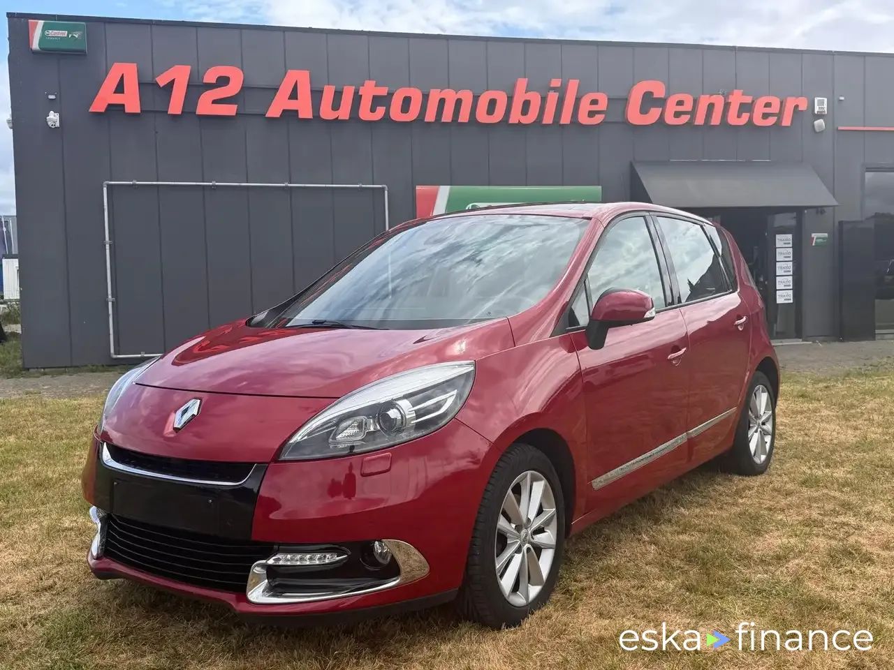 Lízing Hatchback Renault Scenic 2012