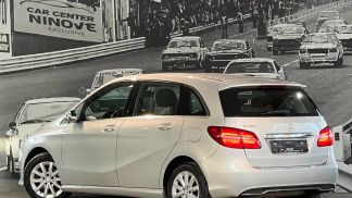 Financování Hatchback MERCEDES B 180 2017
