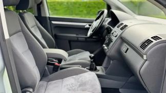 Financování Hatchback Volkswagen Touran 2011