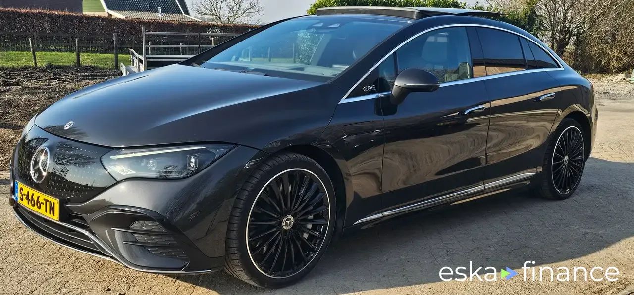 Lízing Sedan MERCEDES EQE 350 2023