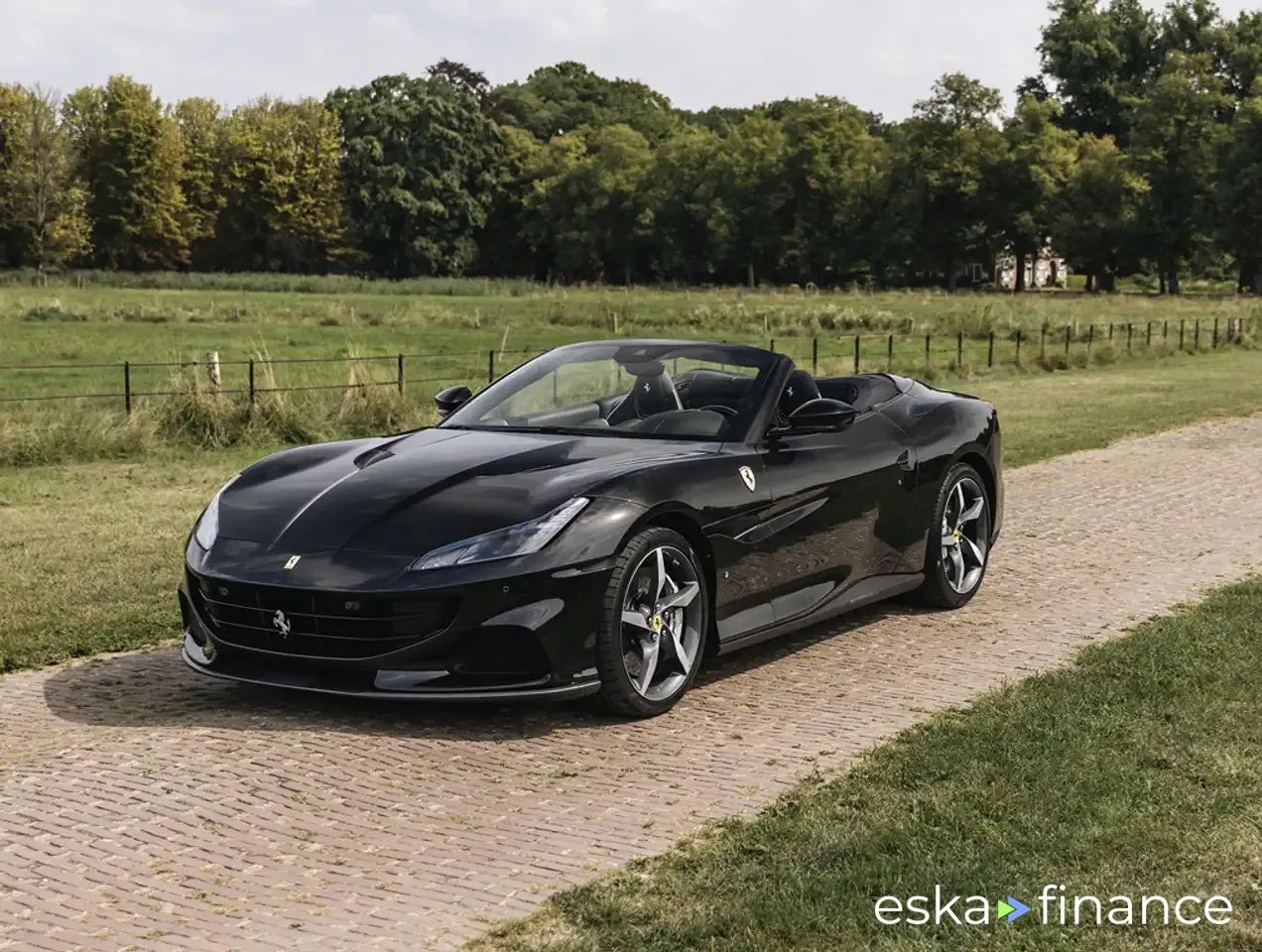 Leasing Convertible Ferrari Portofino 2022
