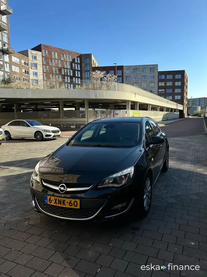 Financování Hatchback Opel Astra 2014