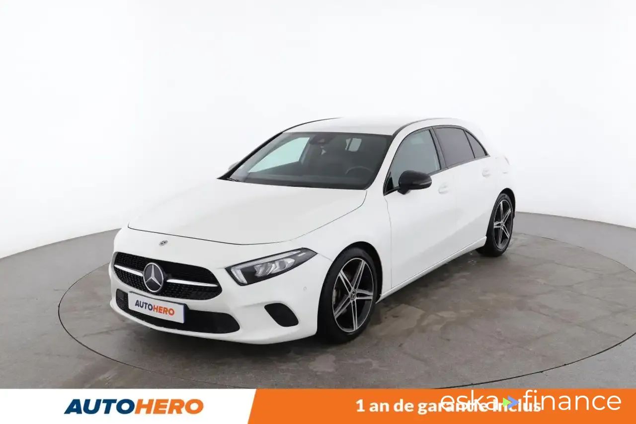 Lízing Sedan MERCEDES A 180 2018