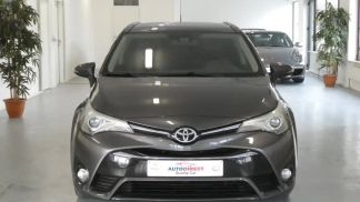 Leasing Wagon Toyota Avensis 2017