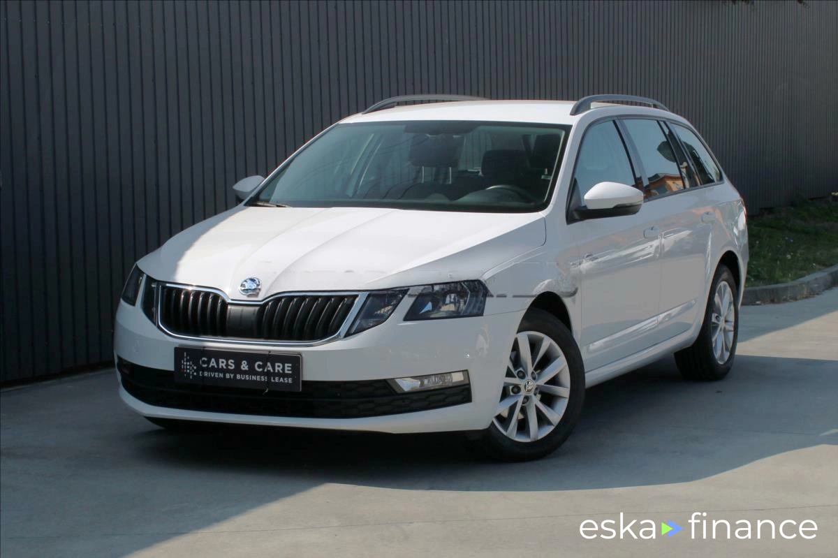 Wóz Skoda Octavia 2020