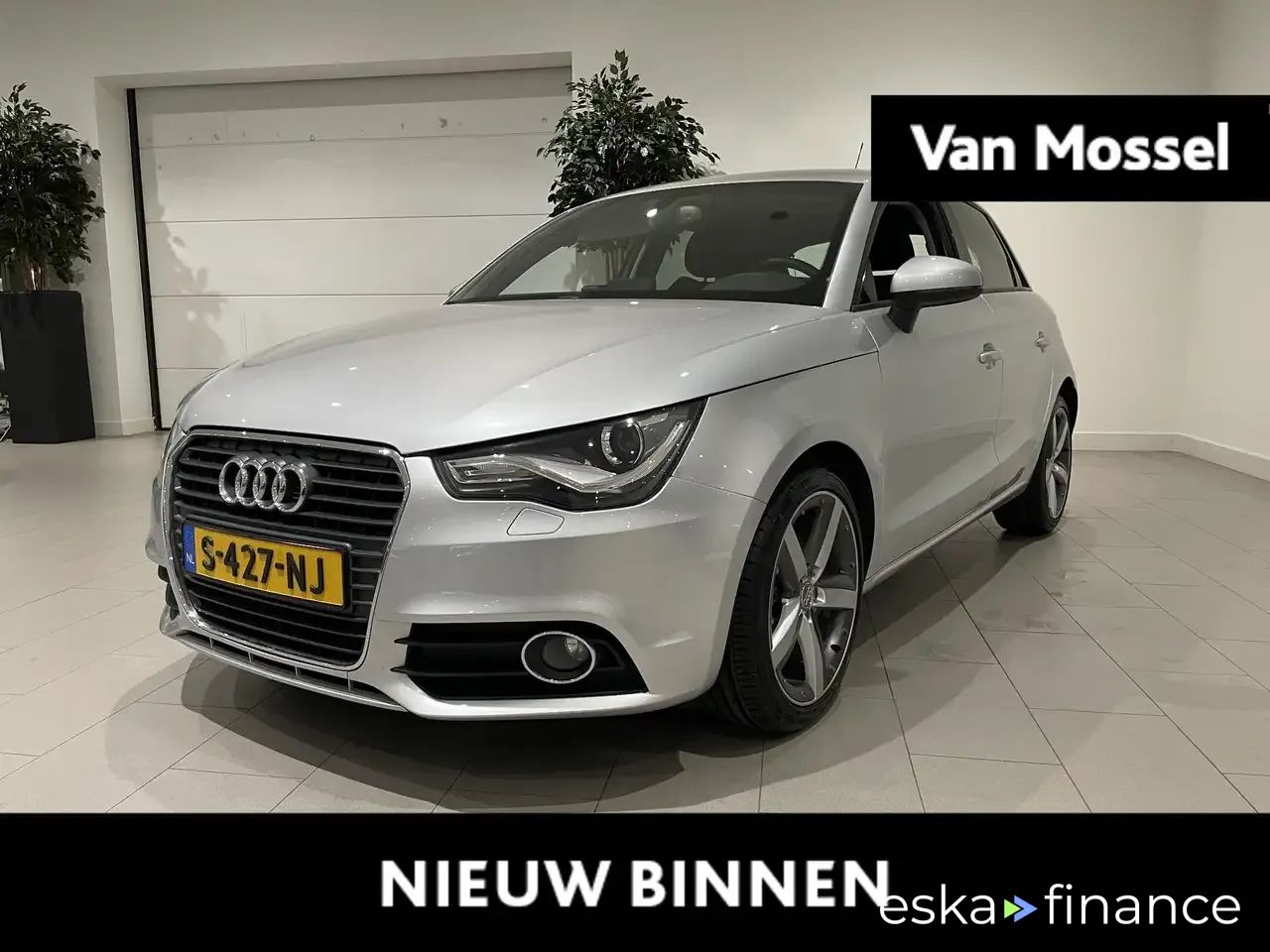 Leasing Hatchback Audi A1 2012