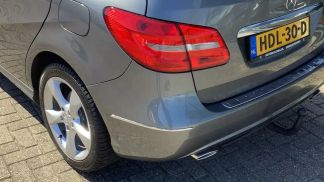 Lízing Hatchback MERCEDES B 180 2013