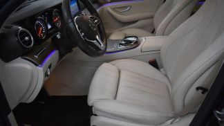Lízing Sedan MERCEDES E 220 2020