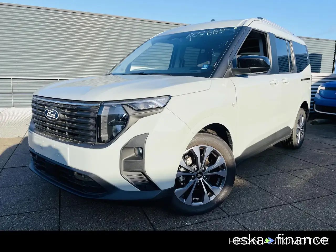 Lízing Hatchback Ford Tourneo Courier 2024