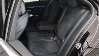 Lízing Sedan MERCEDES E 300 2024