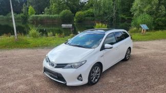 Lízing Kombi Toyota Auris 2013