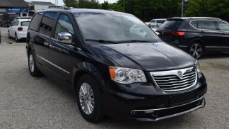 Lízing Hatchback Lancia Voyager 2014