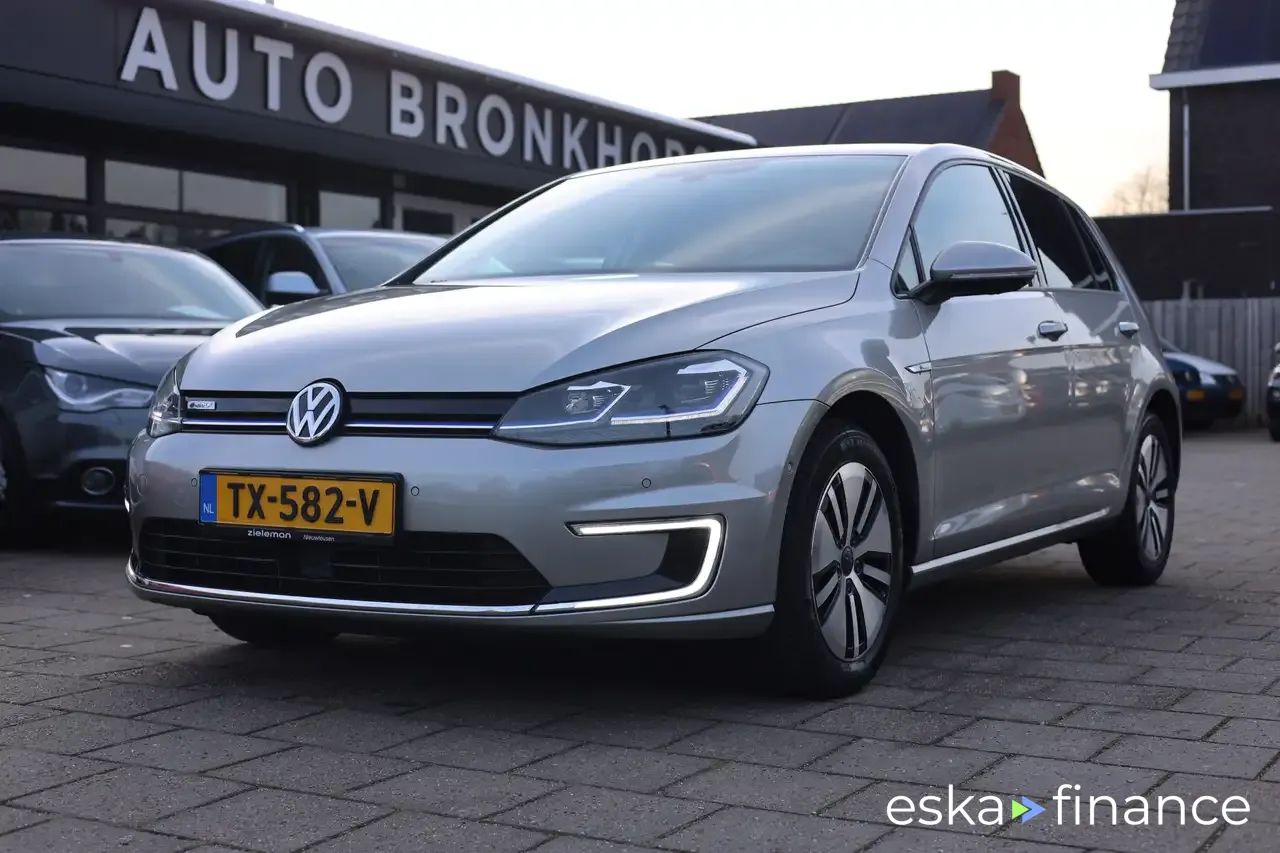 Financování Hatchback Volkswagen E-GOLF 2018