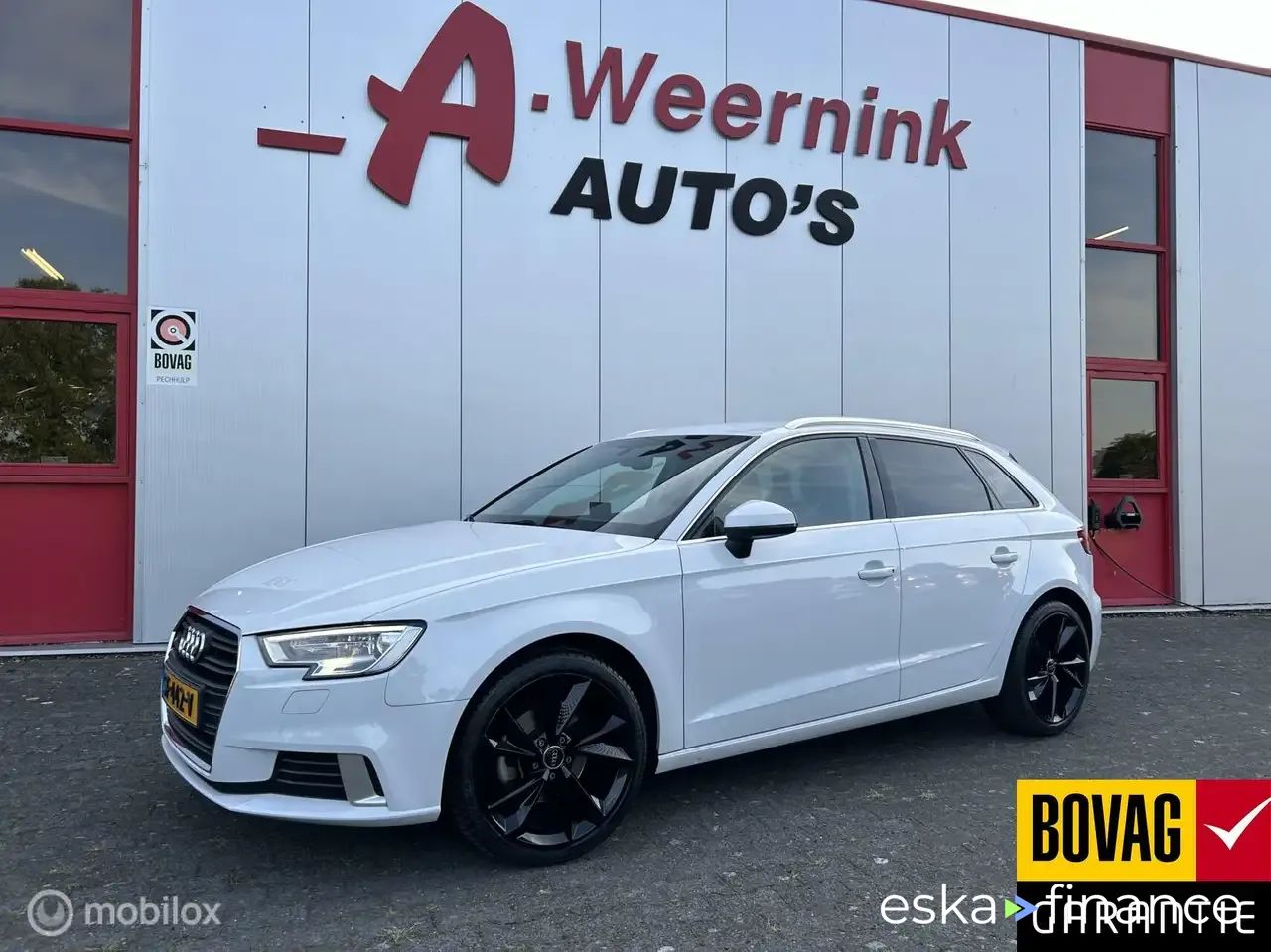 Hatchback Audi A3 2017