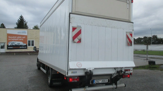 Zamknięta ciężarówka Iveco DAILY 2015