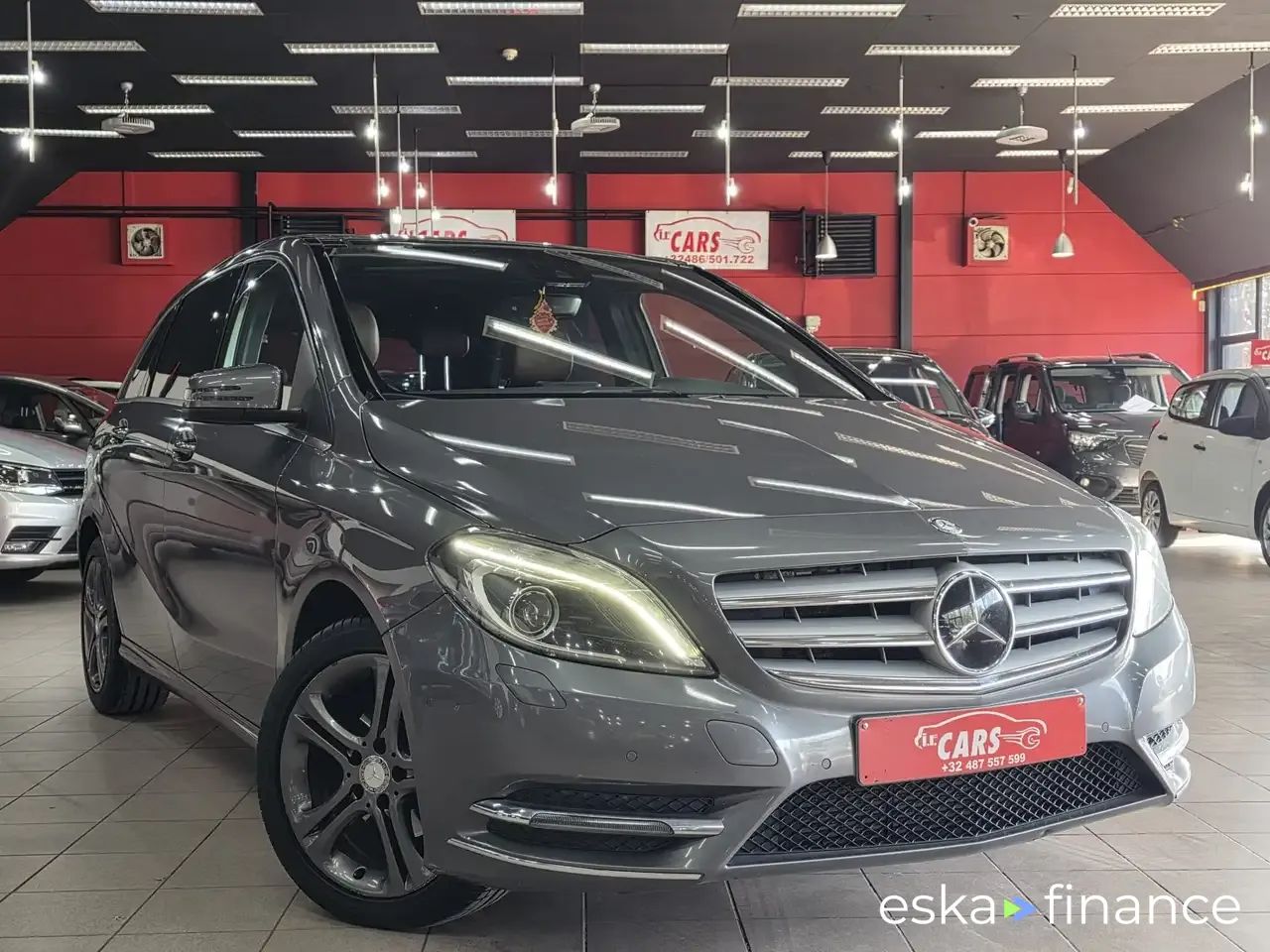 Lízing Hatchback MERCEDES B 180 2014