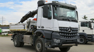 Ciężarówka z otwartym nadwoziem Mercedes-Benz AROCS 1833 2015